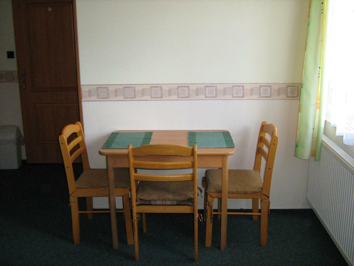 Penzion Albina - Restaurace Vysoké nad Jizerou Exteriör bild